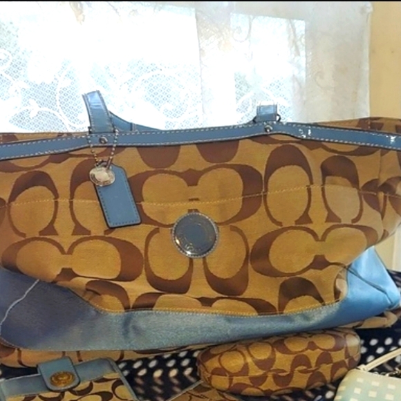 COACH Diaper Bag/Handbag Tote w/ Matching Coach SLG Items as a "Set" - Picture 13 of 16